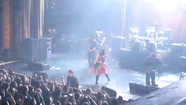 Evanescence - Bring Me To Life (Live At Grand Ballroom)