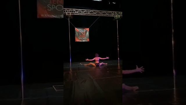 Performance Pole Dance María Victoria Villegas. Zombie смотреть онлайн