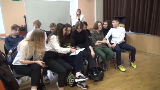 Международный женский день в 1 здании школы