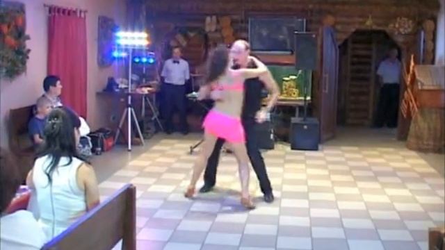 Выступление на свадьбе, бачататанго