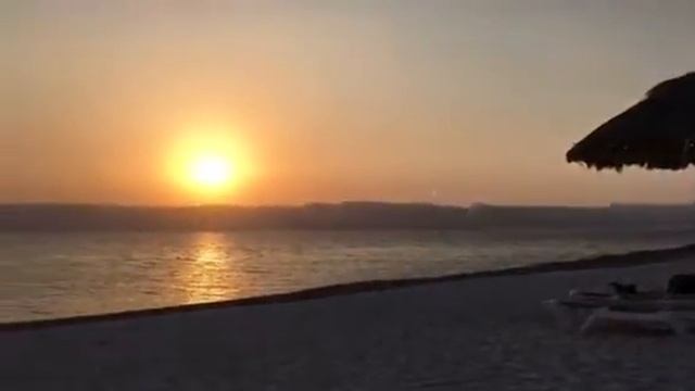 На пляже. Иордания смотреть онлайн