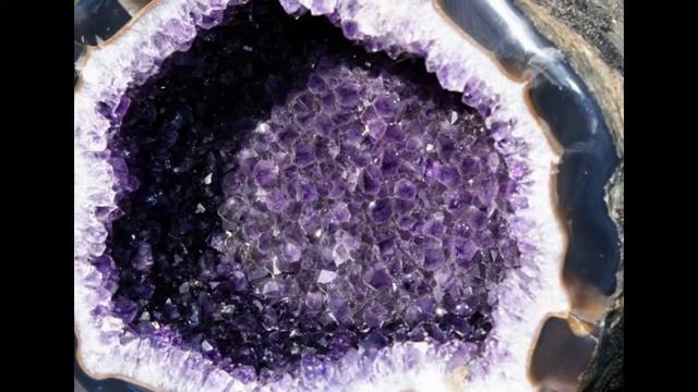 amazing geodes смотреть онлайн