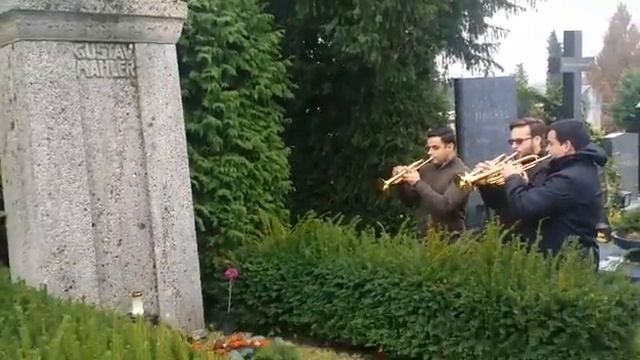 Mahler Symphony No. 2 - 4th mov Excerpt. Trumpet Section Tribute смотреть онлайн