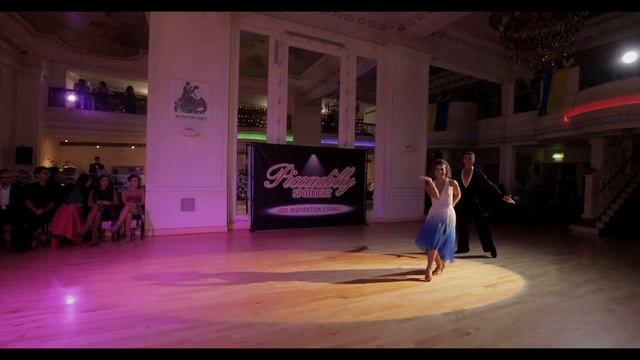 Youmna Nahas & Maxim Svyatobatko Pro-Am Rumba Show at Piccadilly Spotlight 2022 смотреть онлайн