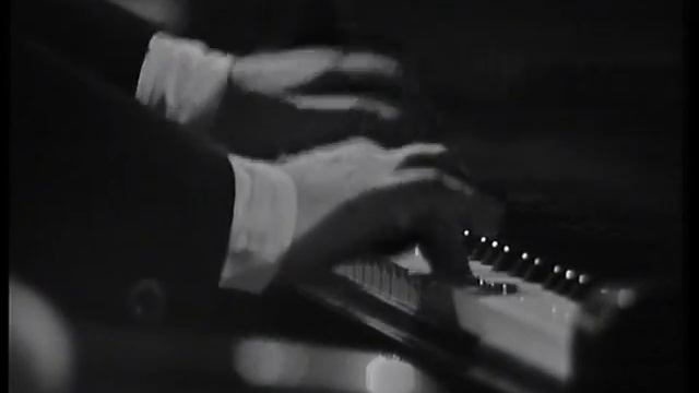 Adagio dal Concierto de Aranjuez di Joaquin Rodrigo смотреть онлайн