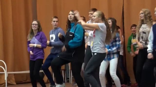 Танец DFM RADIO - пирипи смотреть онлайн