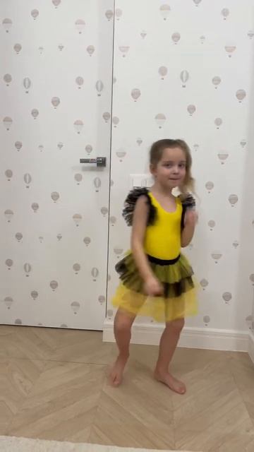 Любимый танец 🍌 смотреть онлайн