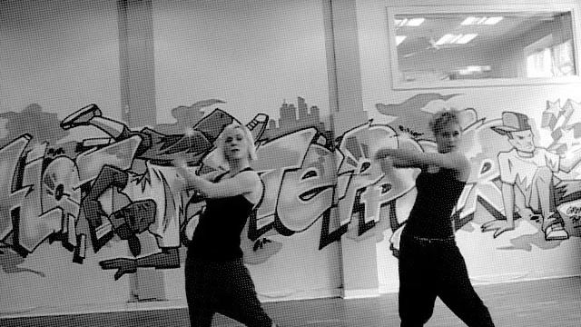 Voguing and Waacking with Eva Schou and Kaiti Dangerkat смотреть онлайн