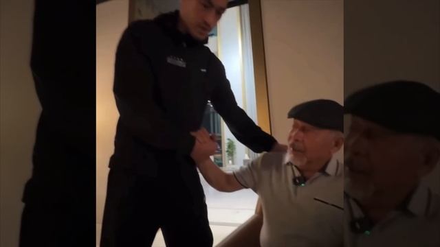 Дмитрий Бивол поблагодарил своего тренера - Геннадия Машьянова смотреть онлайн