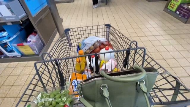 Небольшая закупка на $60 в Aldi и Kroger/Жизнь в США смотреть онлайн