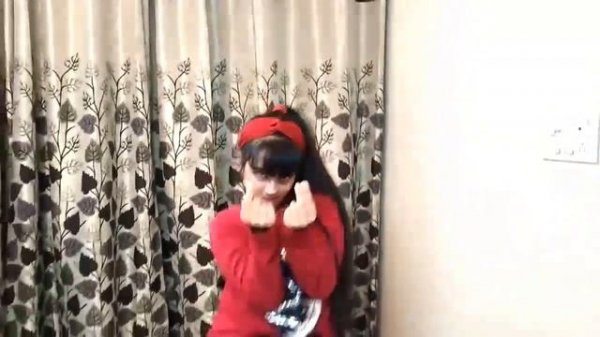 ARIANA GRANDE- 7 RINGS | WAACKING DANCE COVER | NAACH JUNCTION | SAUMYA CHOREOGRAPHY