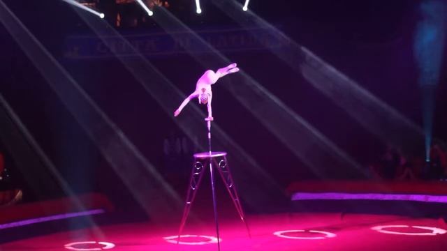 Valeria Davidenko, Hand Balance Equilibre