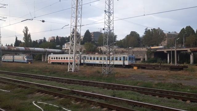 Грузия, Тбилиси. Железнодорожный вокзал смотреть онлайн