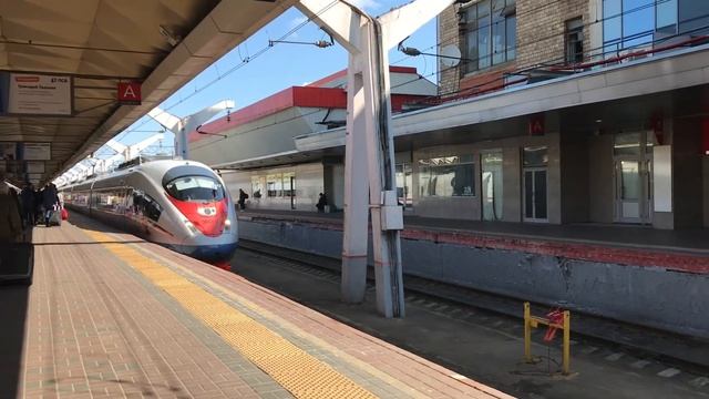 Прибытие поезда "Сапсан"(ЭВС1-11) на Ленинградский вокзал, Москва смотреть онлайн