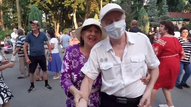ГАЛИНА! СЧАСТЛИВЫЕ МОМЕНТЫ ИЗ ПАРКА ГОРЬКОГО ХАРЬКОВ ТАНЦЫ