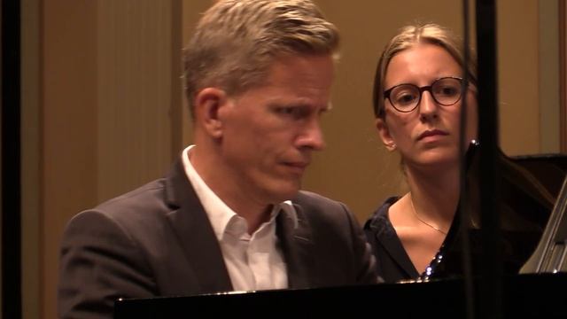Francis Poulenc: Scherzo смотреть онлайн
