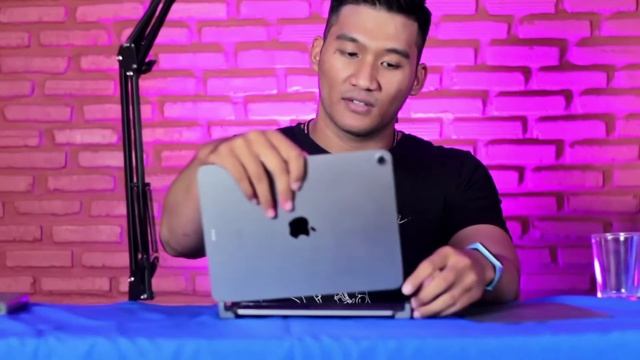 รีวิว Brydge Aluminum Keyboard For IPAD смотреть онлайн