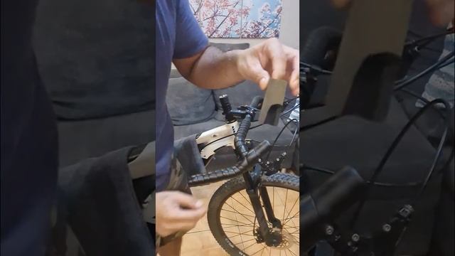Surly Corner Bar, set up and bar tape wrapping demo смотреть онлайн