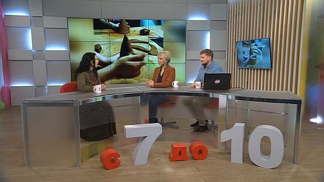 Югорский художник-керамист добывает местную глину смотреть онлайн