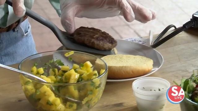 Recipe: Caribbean burger with mango salsa | SA Live | KSAT 12 смотреть онлайн