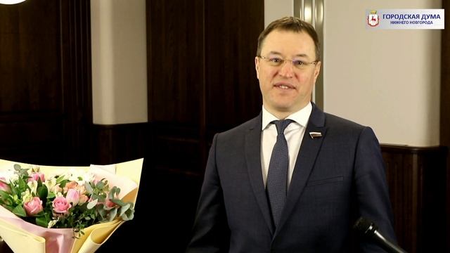 Видеопоздравление с Международным женским днем от Дениса Миронова