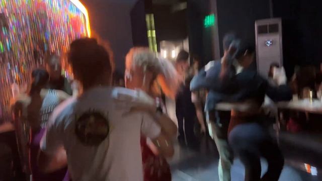 Salsa Bachata Kizomba Zouk Party | Dillingers | Makati, Philippines 🇵🇭 Fotolex Dance TV смотреть онлайн