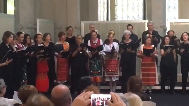 "Mama na Stuyan dumashe" смотреть онлайн