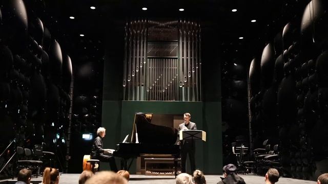 Alban Berg (1885-1935) Four Pieces for Clarinet and PIano, op.5 3. Sehr rasch смотреть онлайн
