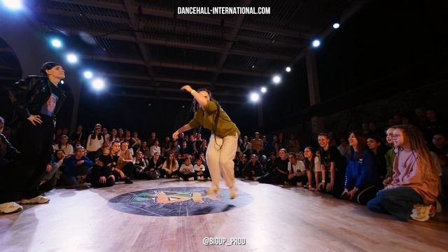 DANCEHALL INTERNATIONAL 2023 - BATTLE 1VS1 PRO| Xavinz VS Nuts (Wins) смотреть онлайн