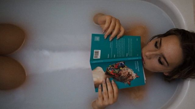 ♪♪ Classical Music for Relaxing In Your Bath ♪♪ Gustav Mahler #Songs of a Wayfarer смотреть онлайн