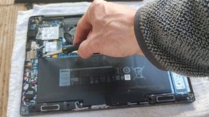 Dell Latitude 7290: remove and replace the SSD (after removing SIM tray, case and main battery)