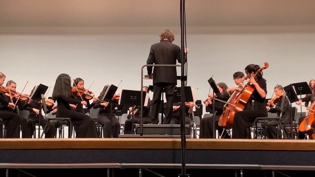 Isha Kasbekar performing HoeDown (Rodeo) by Copland, as ConcertMaster with NewTrier Freshman Chambe смотреть онлайн