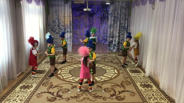 «Карнавал у троллей» смотреть онлайн