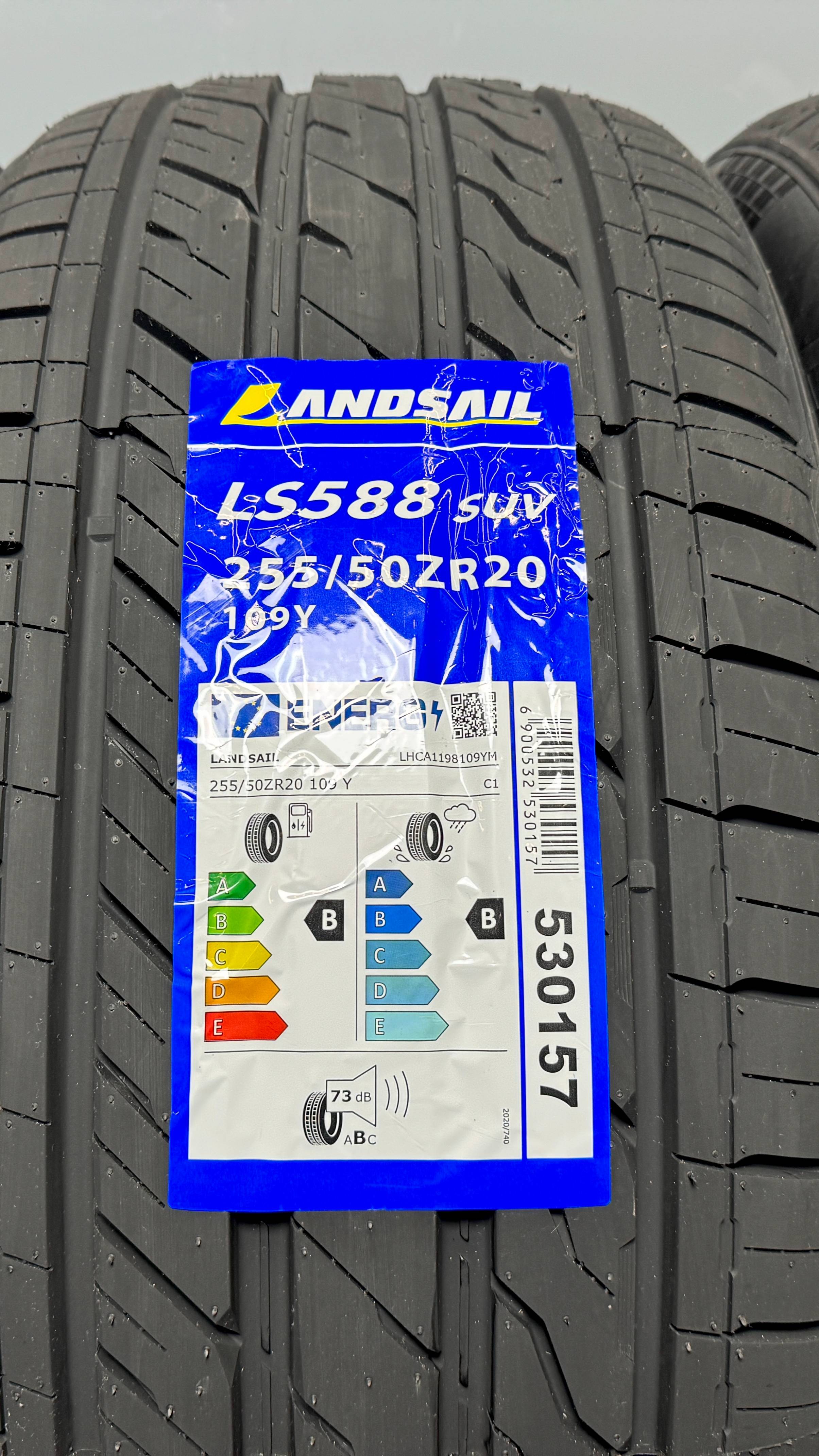LS588 SUV