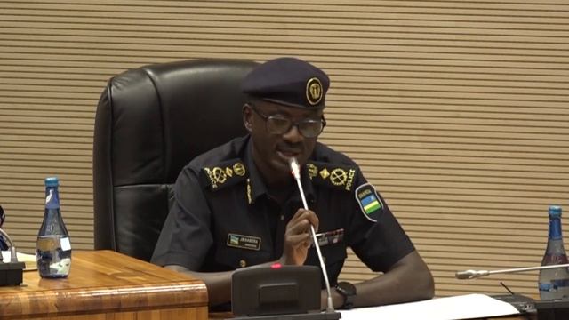 ''Gutwika hagashya,nta myaka ijana...Polisi yamaganye imvugo zitakaza ikizere.CP Kabera