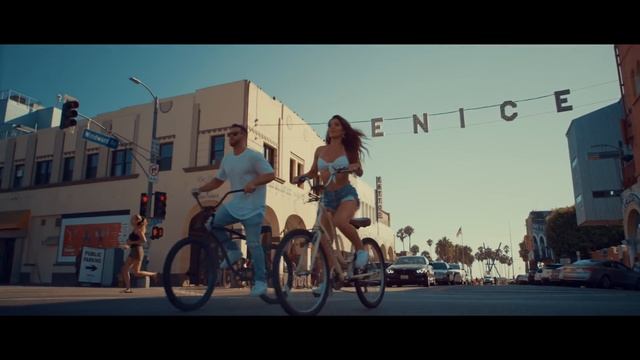 MELISSA MOLINARO- WE WONT EVER STOP смотреть онлайн
