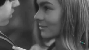 Звонок последний в нас остался музыкой...