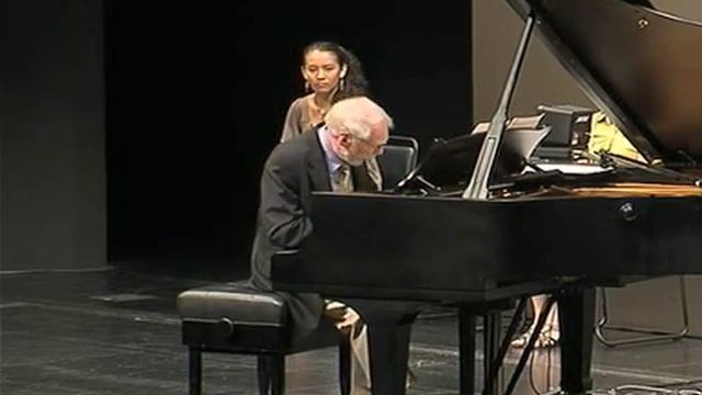 Audience Theme in Gershwin Style (Solo Excerpt) смотреть онлайн