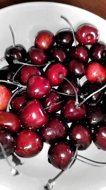 #черешня #ягода #сад #огород #вишня #вкусно #еда #food #foodblogger смотреть онлайн