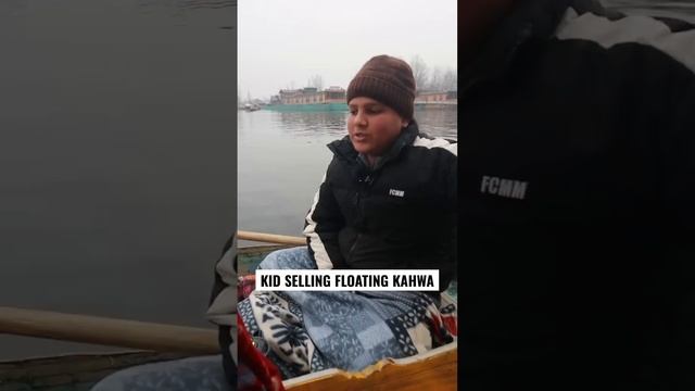 Kid Selling Floating Kahwa In Dal Lake, Srinagar #shorts #youtubeshorts