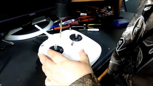 DJI Phantom 3 Standard Remote - Tablet Holder UPGRADE!!! смотреть онлайн