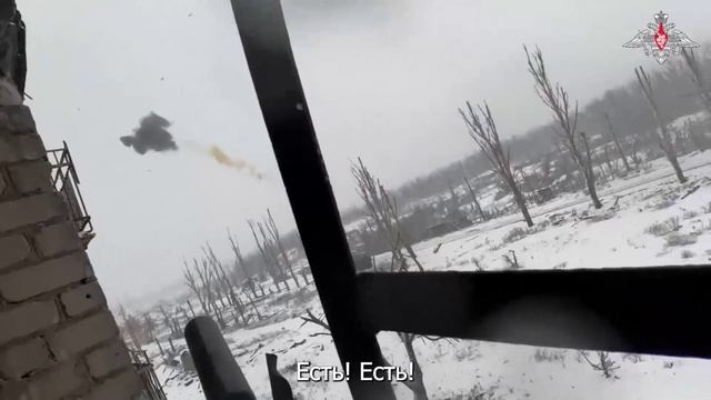 Десантники_эвакуировали_раненого_и_БТР_МДД смотреть онлайн