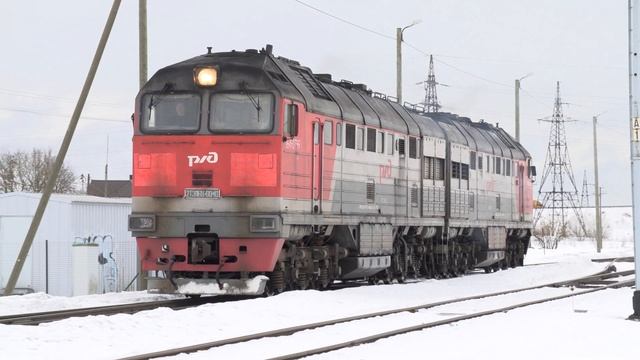 Тепловоз 2ТЭ116У-0040 на ст. Нарва / 2TE116U-0040 at Narva station смотреть онлайн