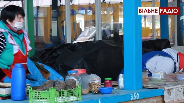 Кілька перевірок і 0 протоколів. Поліція Бахмута лише фіксує порушення торговців на ринку смотреть онлайн