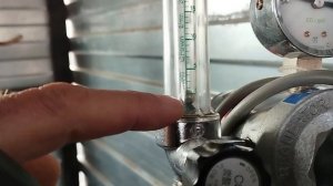 Регулировка расхода углекислоты на редукторе с ротаметром