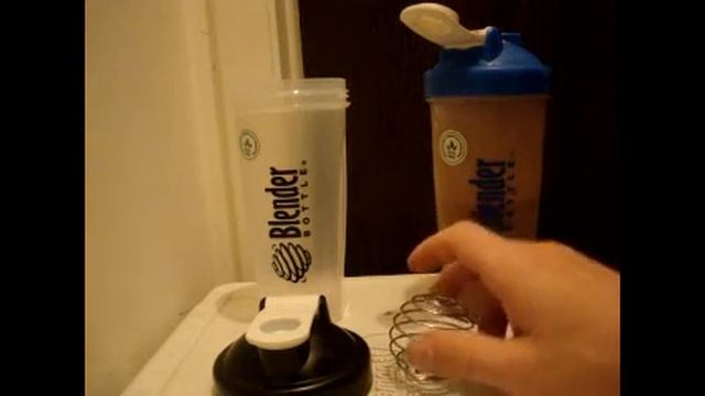 Review of the Blender Bottle смотреть онлайн