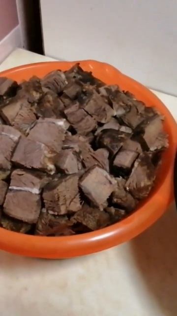 Подготовил мясо и фарш лося на холодец. смотреть онлайн