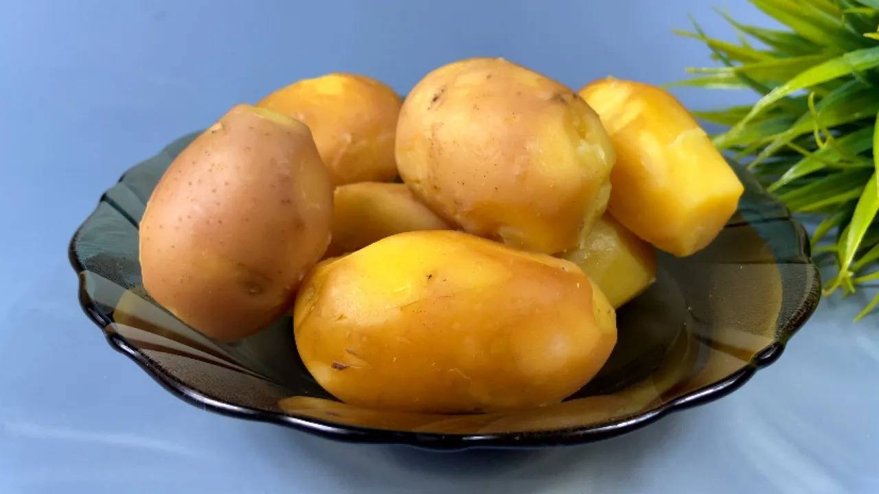 Продавщица в РЫБНОМ ОТДЕЛЕ научила готовить такую ВКУСНЯТИНУ! Просто ОТВАРИТЕ картофель! смотреть онлайн