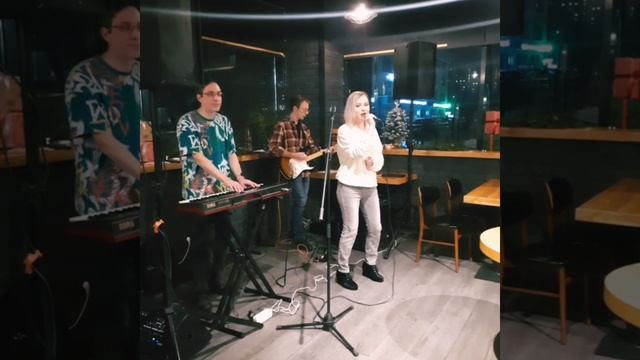 Avril Lavigne - Complicated (live) смотреть онлайн