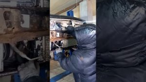 рено логан-замена радиатора охлаждения,  коротко посути.Всем добра и мира.